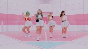 ice-cream-with-selena-gomez